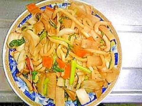 焼きそばソースで作る！野菜たっぷり海鮮焼きうどん